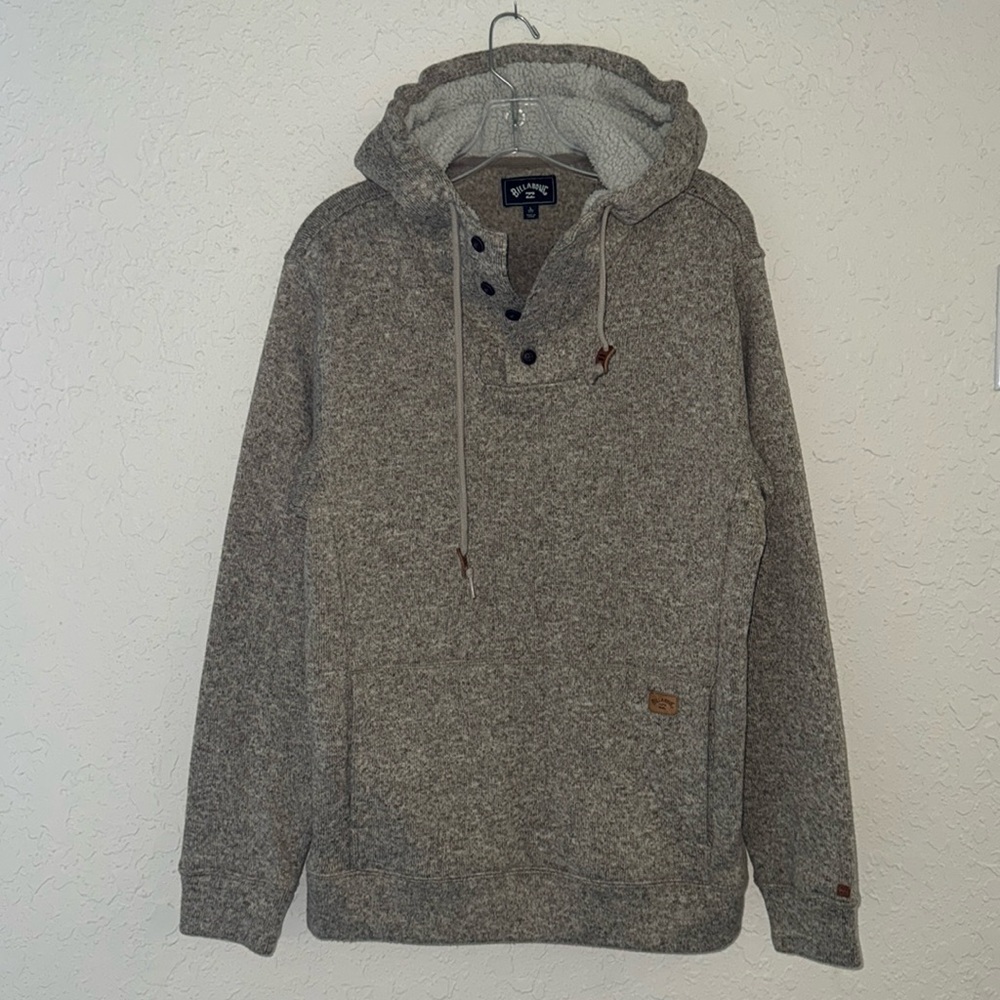 Men’s Billabong Henley Hoodie Size Large. Excellent condition!